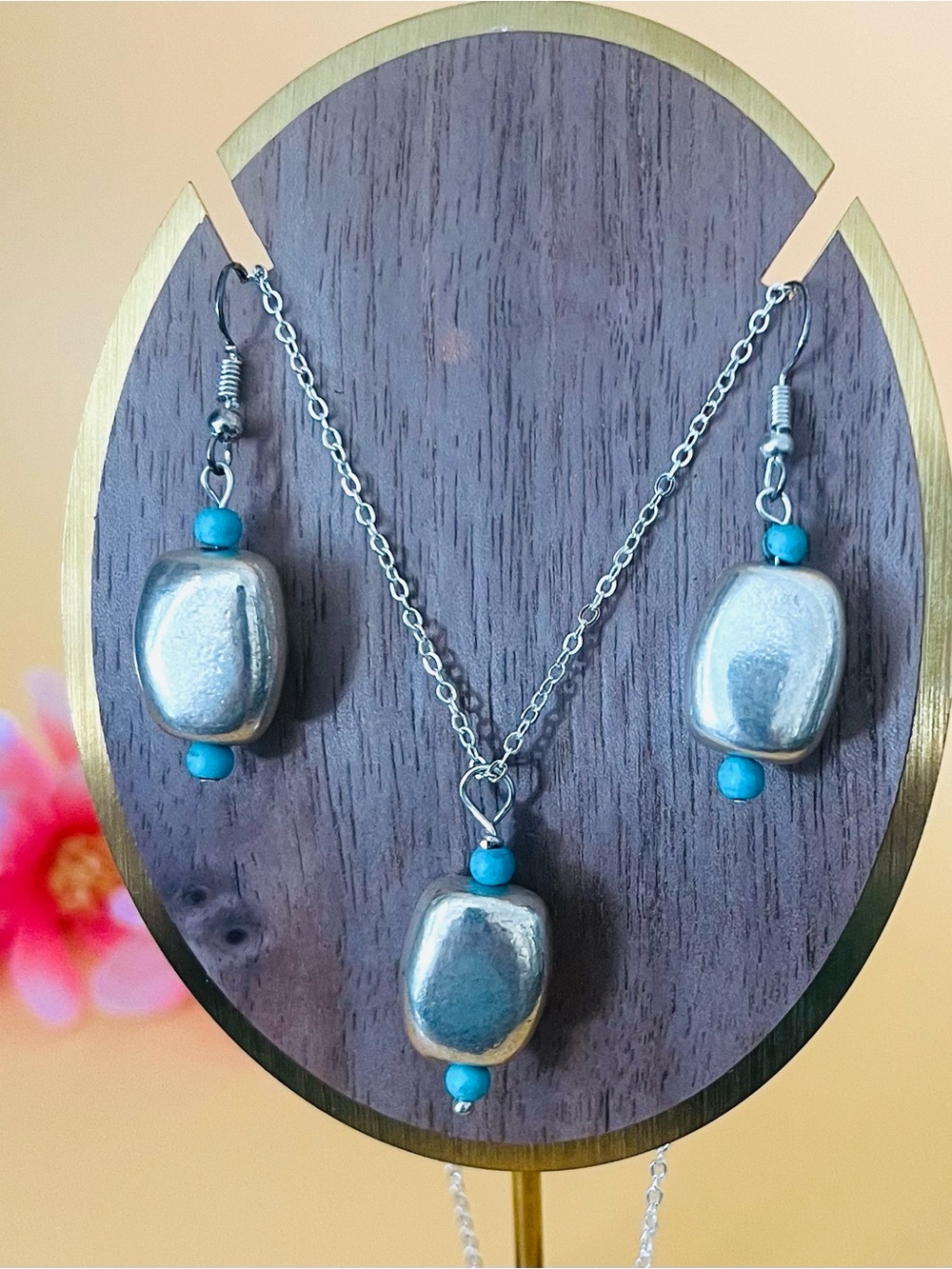 Earrings & pendant set Silver plated and turquoise beads
